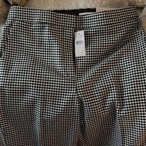Ann Taylor High Rise ankle dress pants size 8 black and white